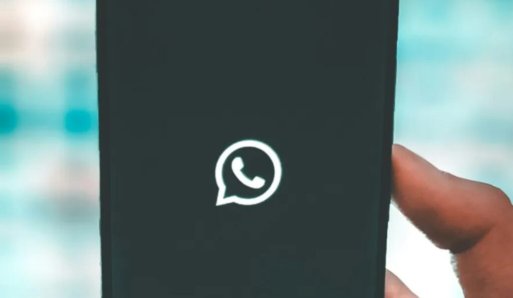 Penjelasan-Tentang-Fitur-Login-WhatsApp-dan-Keterkaitan-Email